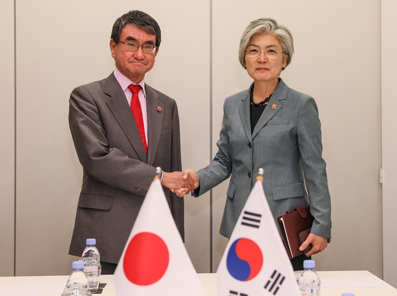 ROK-Japan Foreign Ministerial Meeting Held on May 23 on Occasion of OECD Ministerial Council Meeting 