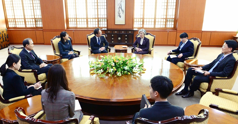 Minister of Foreign Affairs Meets with Consultative Board of Trilateral Cooperation Secretariat