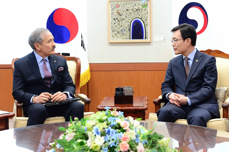  Meeting between Vice Minister of Foreign Affairs Cho and U.S. Ambassador to ROK 