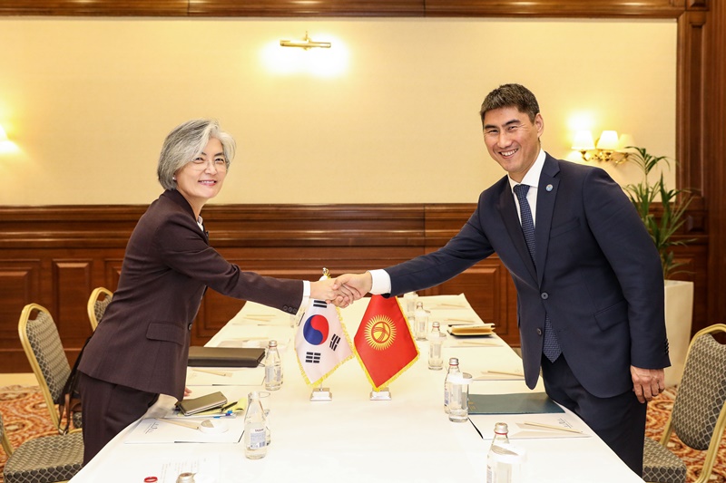 Minister of Foreign Affairs Has Meetings with her Counterparts of Central Asian Countries on Occasion of 12th Korea-Central Asia Cooperation Forum 