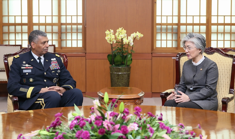 Foreign Minister Meets with Commander of United States Forces Korea Brooks 