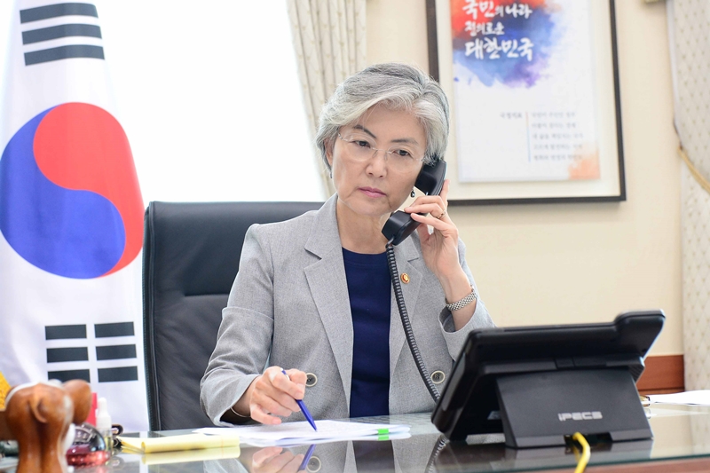 강경화 장관, '비비안 발라크리쉬난' 싱가포르 외교장관 통화 