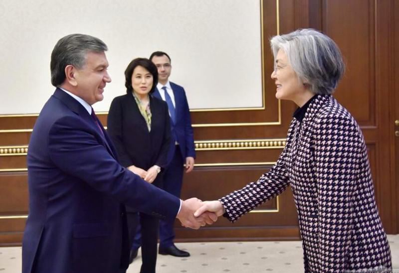 강경화 외교장관 우즈베키스탄 공식 방문
