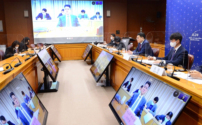 Vice Minister of Foreign Affairs Choi Holds Video Conference with his Chinese Counterpart