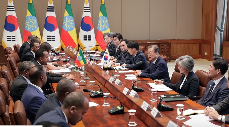 President Moon hosts bilateral summit with Ethiopia