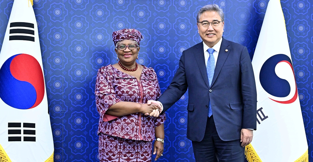 박진 장관, 응고지 WTO 사무총장과 다자무역체제 복원 및 경제안보 제고 방안 논의