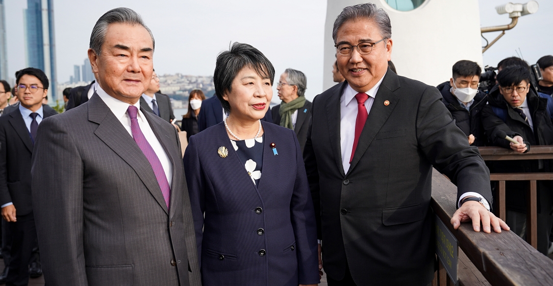 박진 장관, 한일중 외교장관 오찬 개최                                    