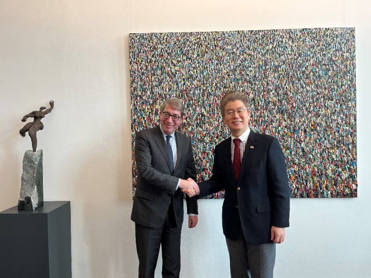 Ambassador RYU Jeonghyun had a meeting with Jean Olinger, Secretary General of Ministry of Foreign and European Affairs of the Grand Dutch of Luxembourg