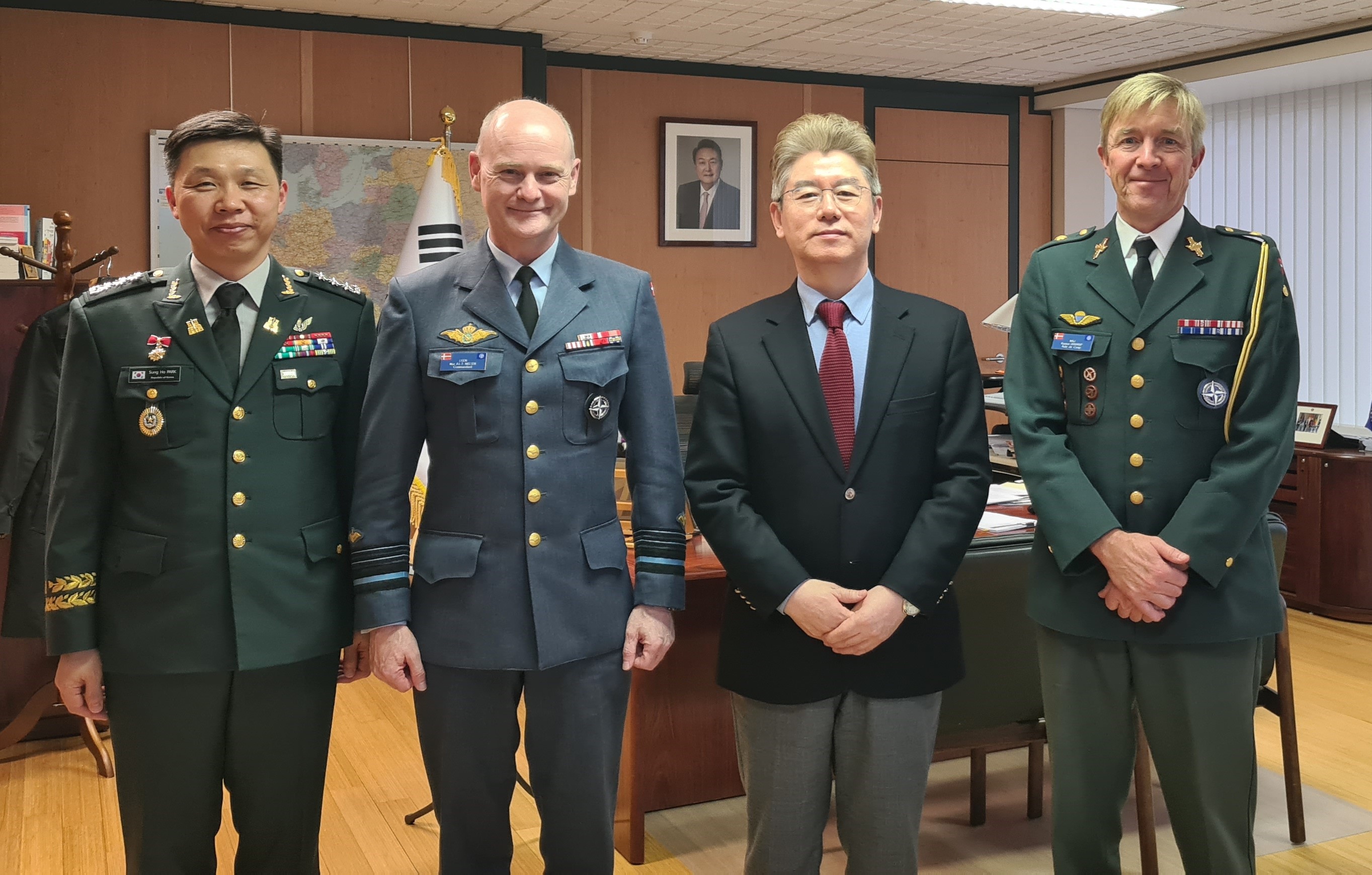 Ambassador RYU had a meeting with CMDT of NATO Defence College