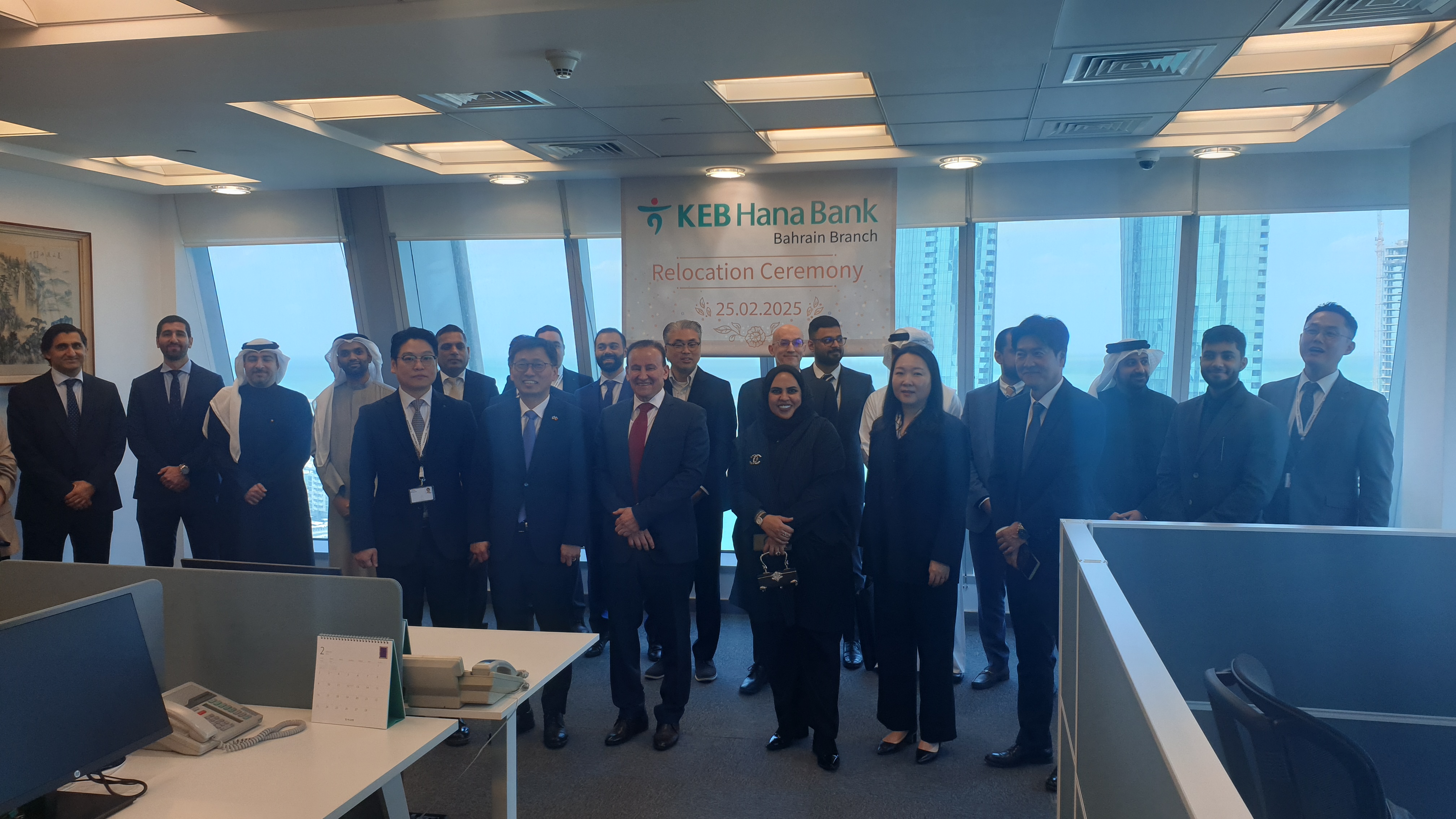 H.E. Ambassador Koo attended the relocation ceremony of KEB Hana Bank Bahrain Branch(2.25.)