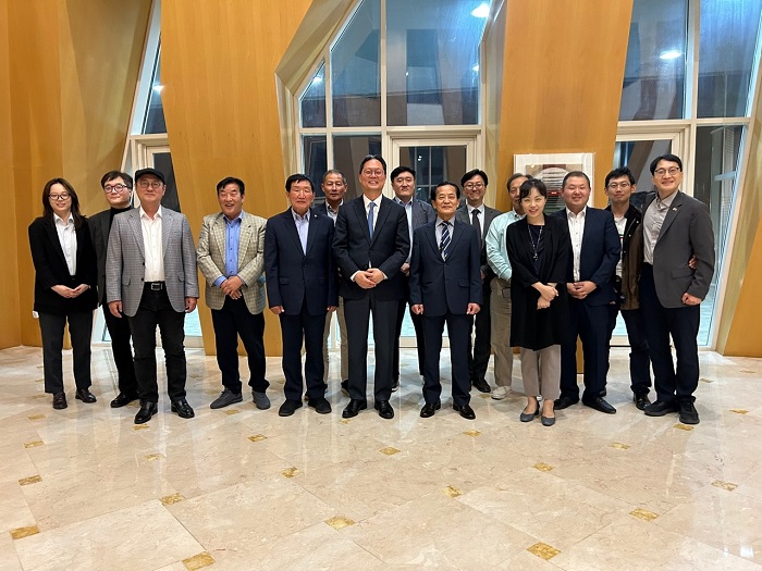 주쿠웨이트 박종석 대사 정성희 한인회장 초청 관저만찬