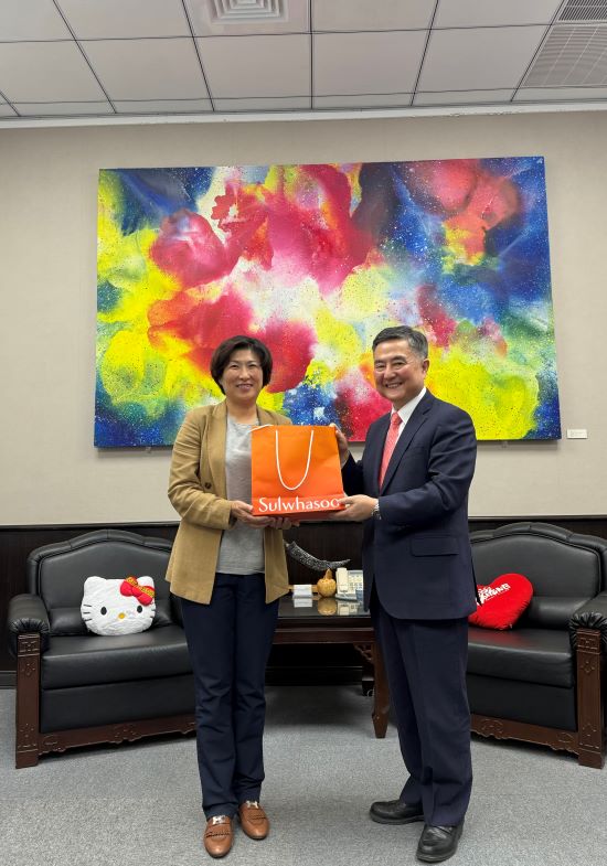 李殷鎬代表，拜會饒慶鈴台東縣長