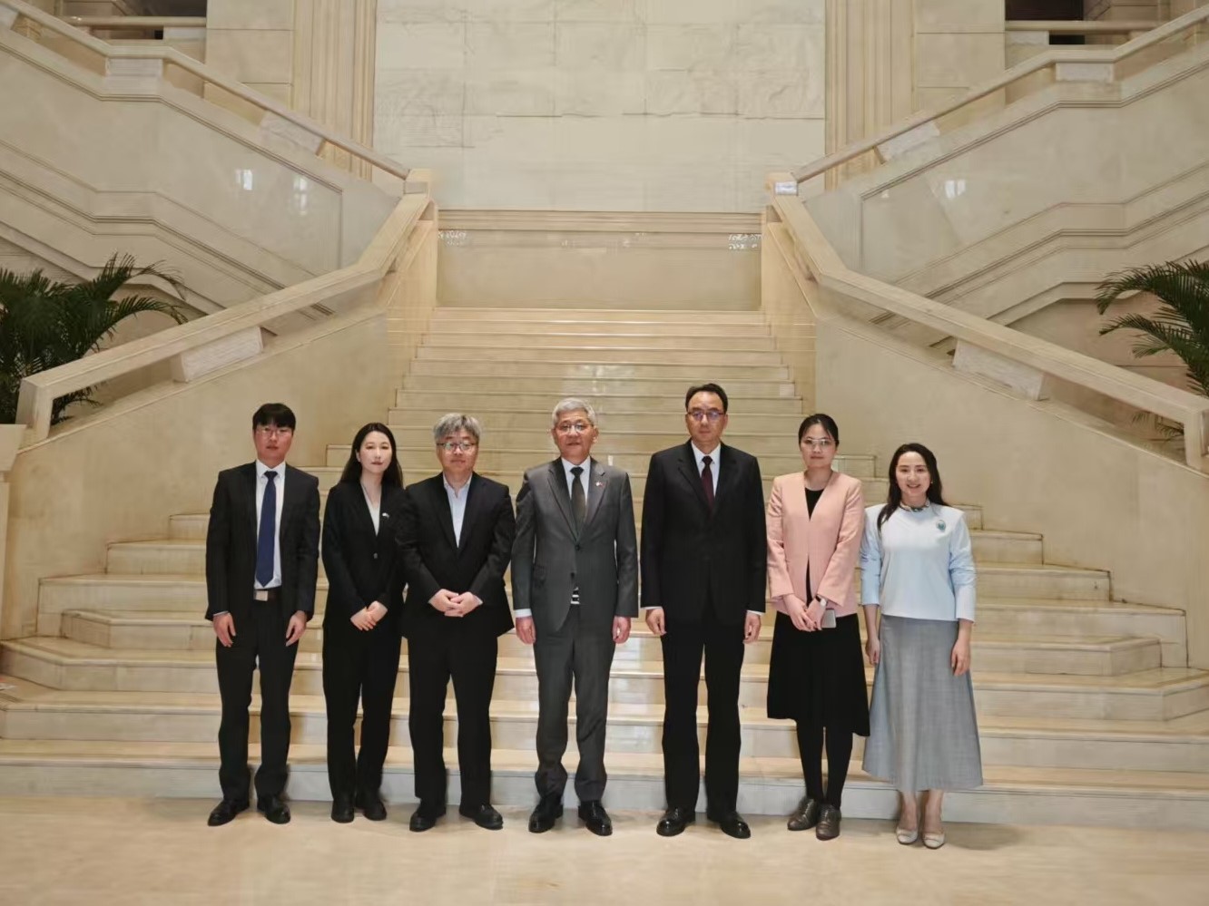 충칭시 외판 부주임 면담