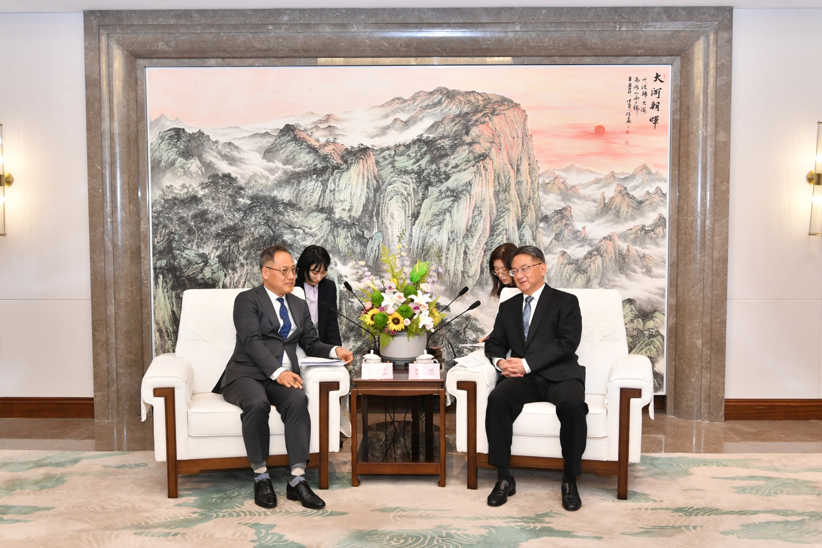 (5.8) 总领事会见江苏省盐城市委书记