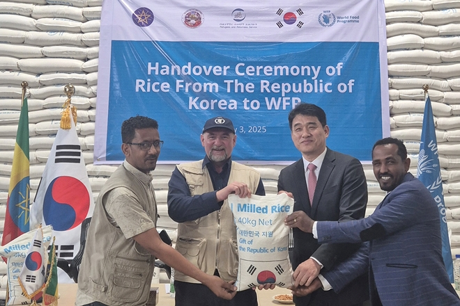 정강 대사, WFP를 통한 對에티오피아 쌀 전달식 참석 (7.3)