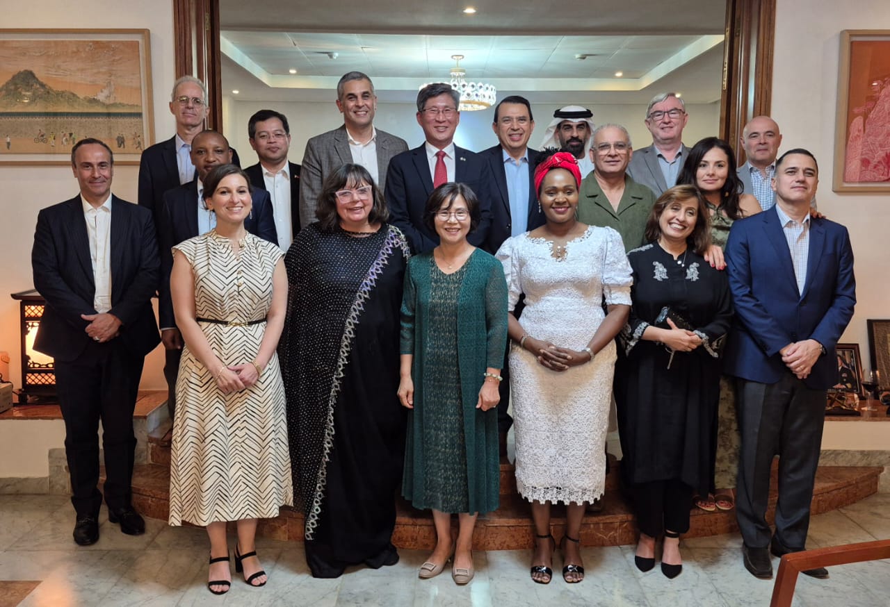 Amb. Kim Hosted a farewell dinner at the Residence with fellow Ambassadors and High Commissioners in Abuja 