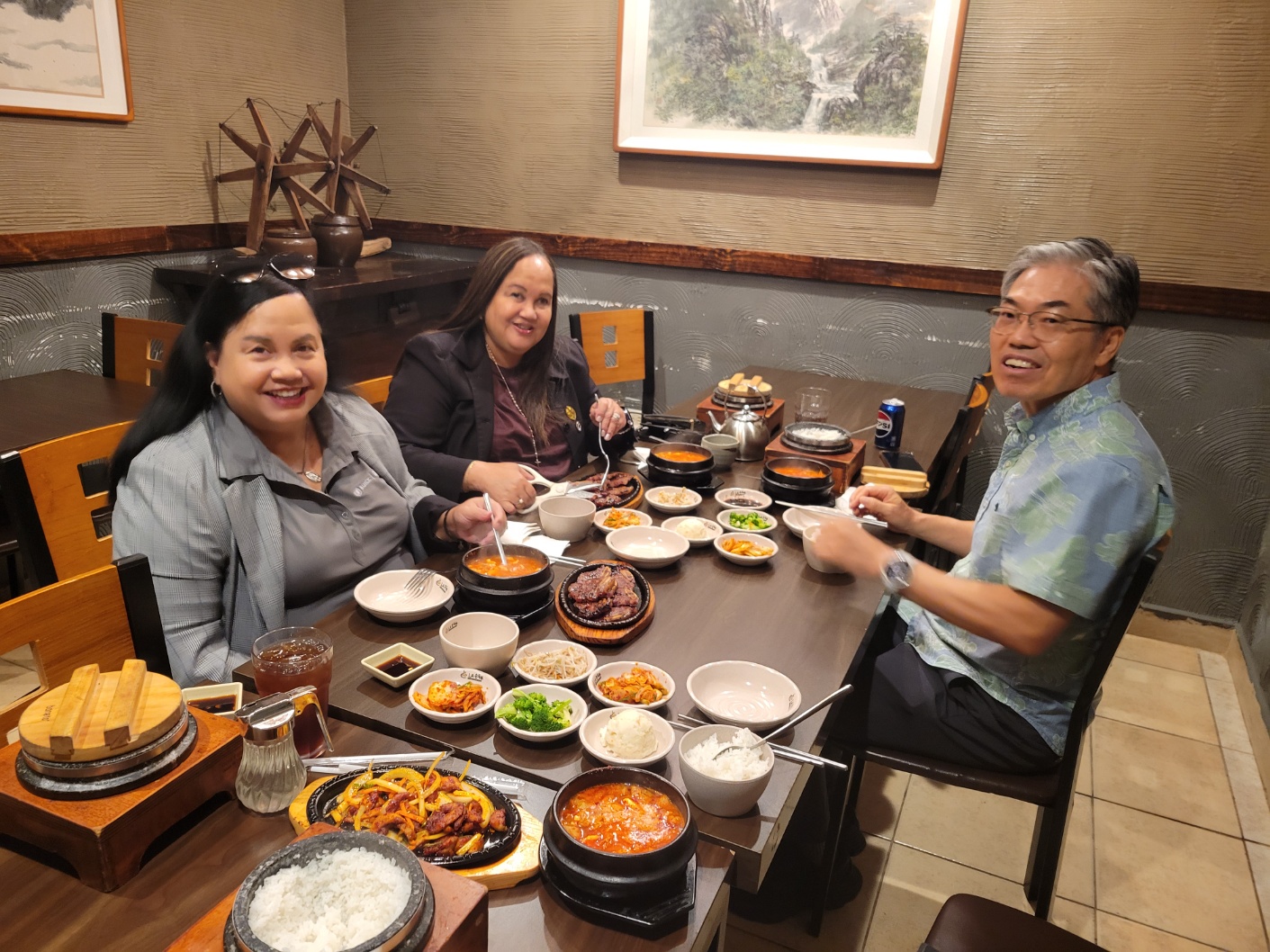  Tina Muna Barnes 괌 상원의원과 오찬