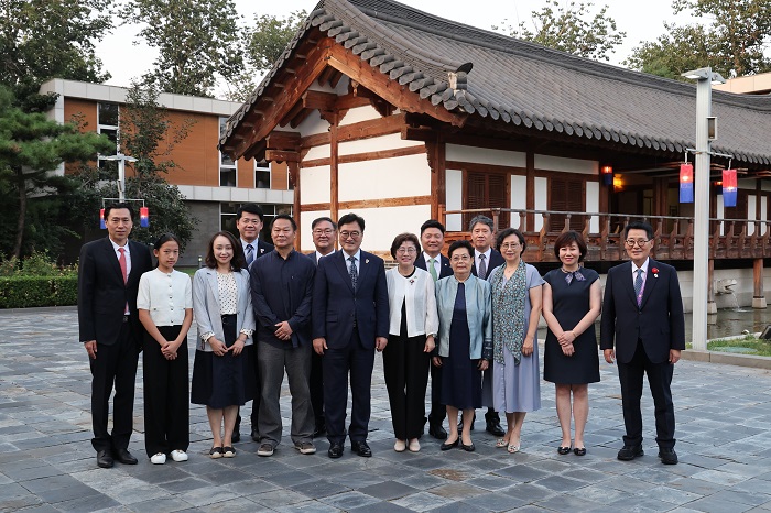 韩国驻华使馆临时代办随行韩国国会议长代表团出席中国纪念中国人民抗日战争暨世界反法西斯战争胜利80周年活动(9.2-5)