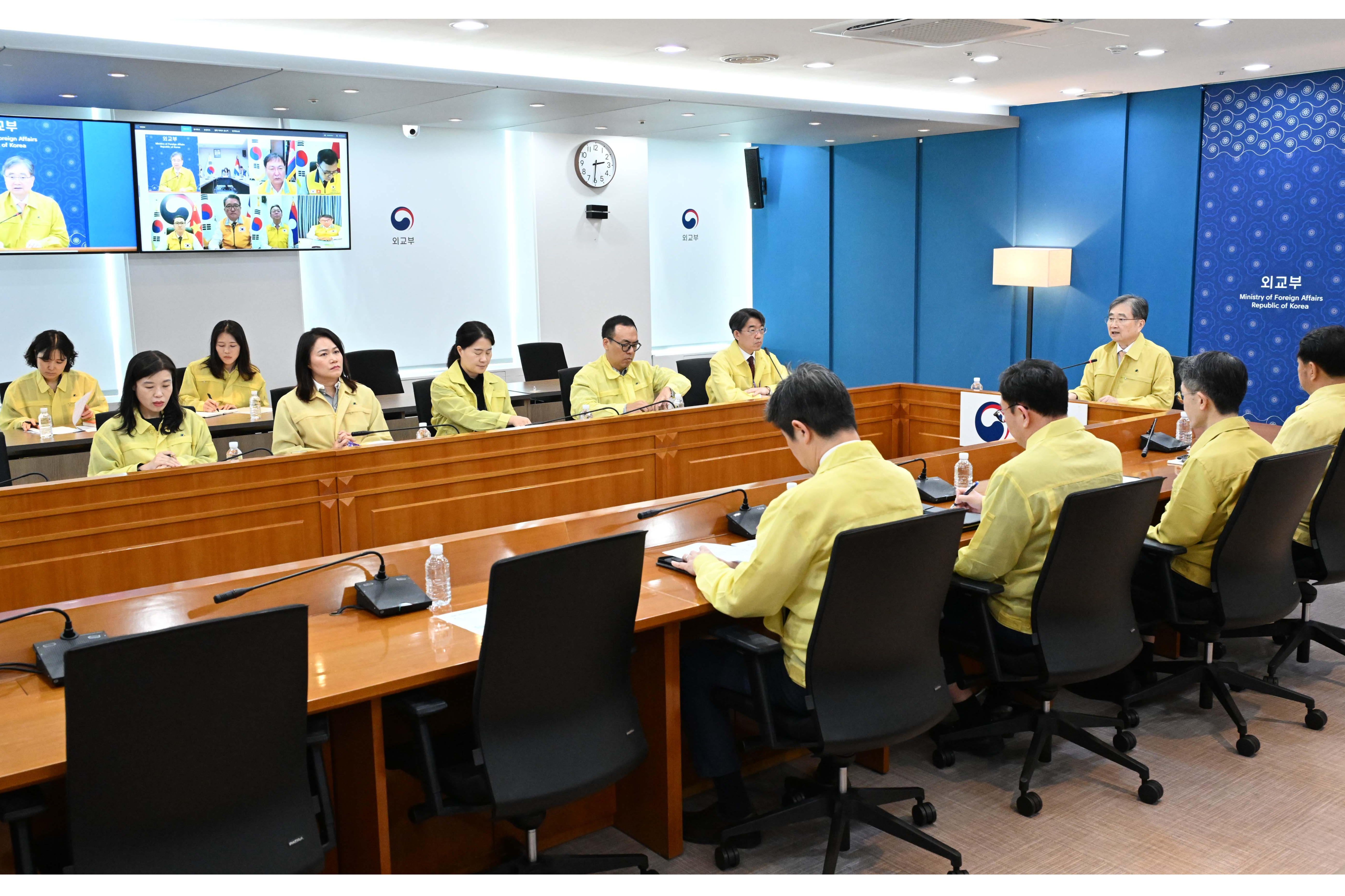 [외교부 보도자료] 조현 외교부 장관, 동남아 지역 공관장들과 동남아 지역 온라인스캠 대응 화상회의 개최 (10.16)