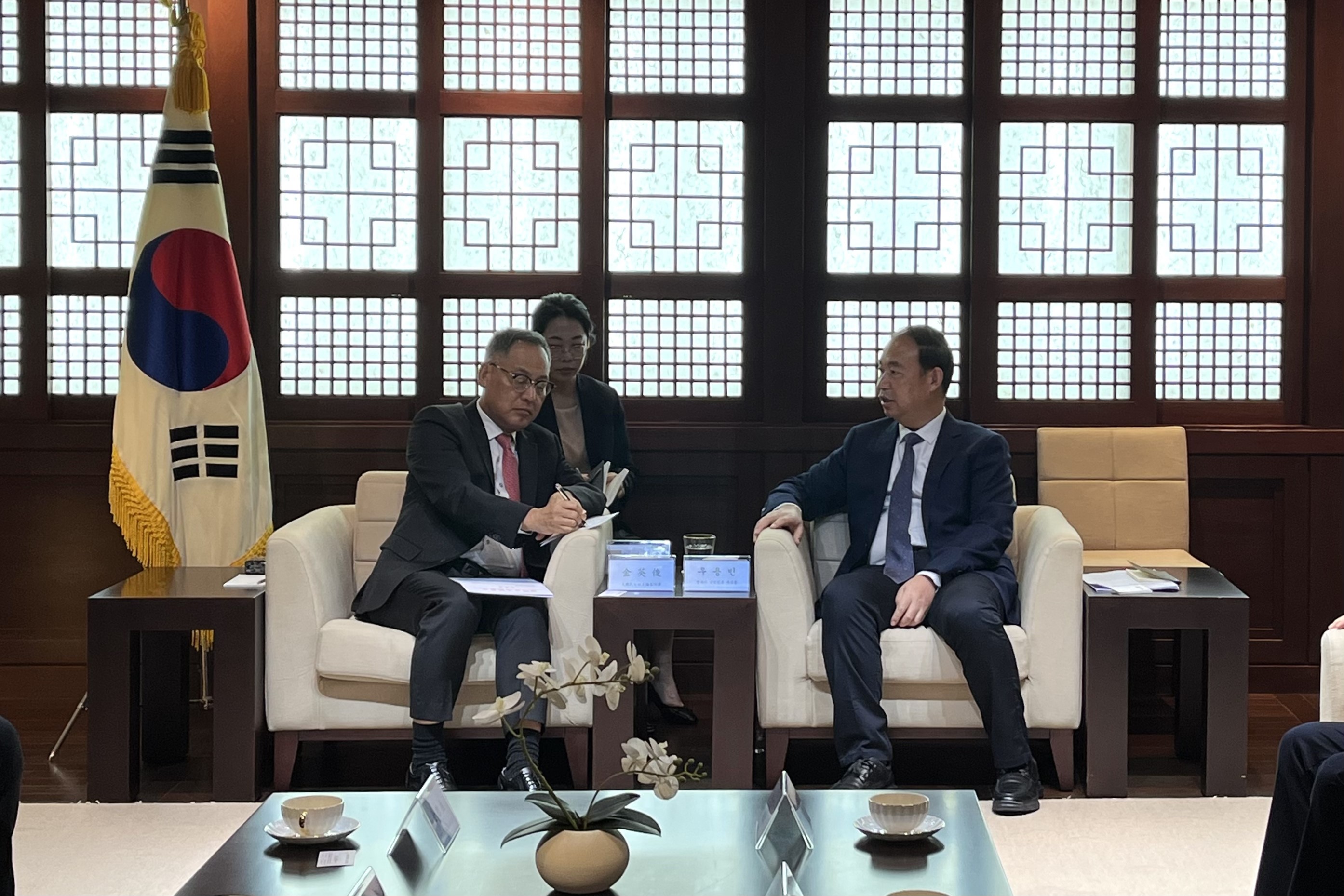 (10.23) 총영사, 안후이성 벙부시 부시장 면담