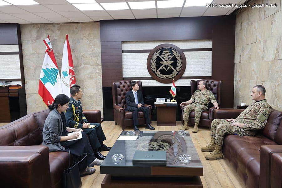 Ambassador Geon meets the LAF commander