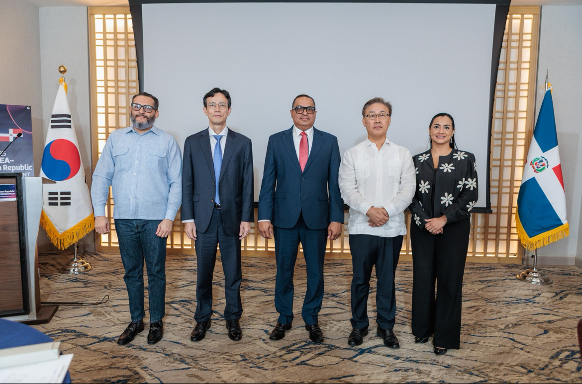 Delegación de Cooperación en Gobierno Digital visita el país y celebra el Foro de Cooperación Digital Corea–República Dominicana (7 de noviembre)