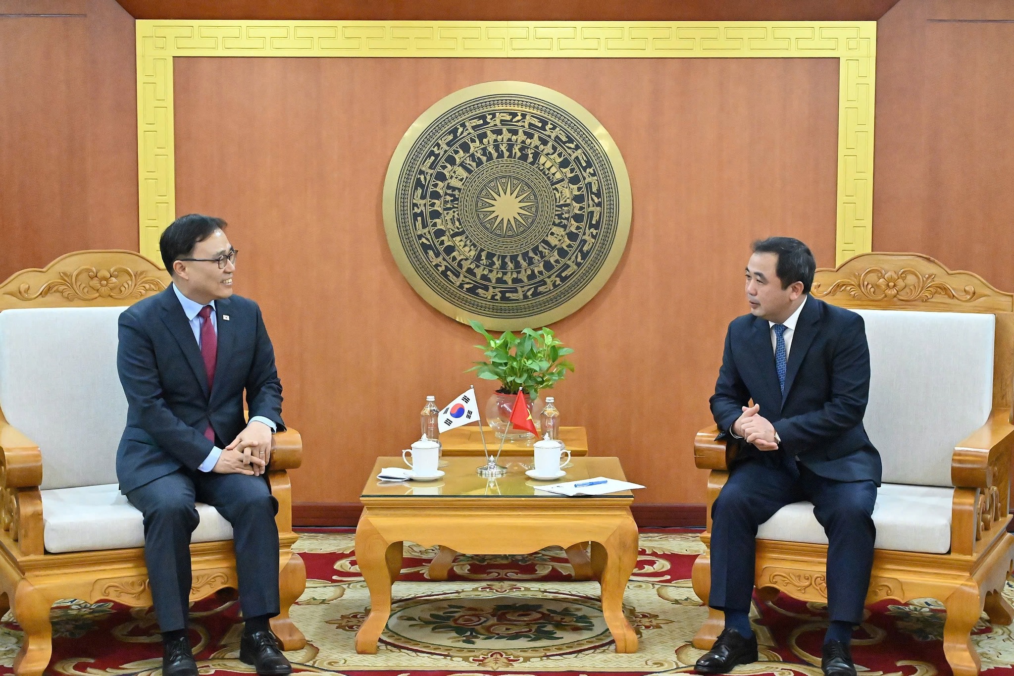 최영삼 대사, 베트남 농업환경부 장관 면담(1/16)