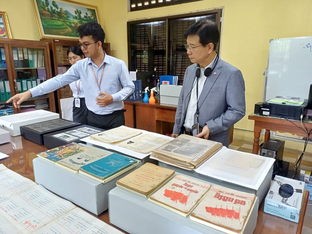 김창룡대사, 뚜올슬랭 대학살 박물관 및 쯔응 아엑 (킬링필드) 방문