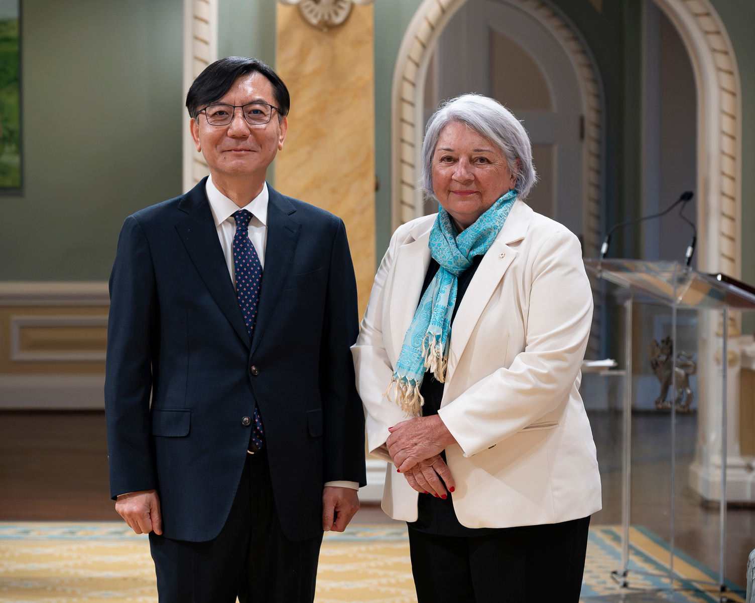 Ambassador Lim Ki-mo Presents His Credentials to the Governor General