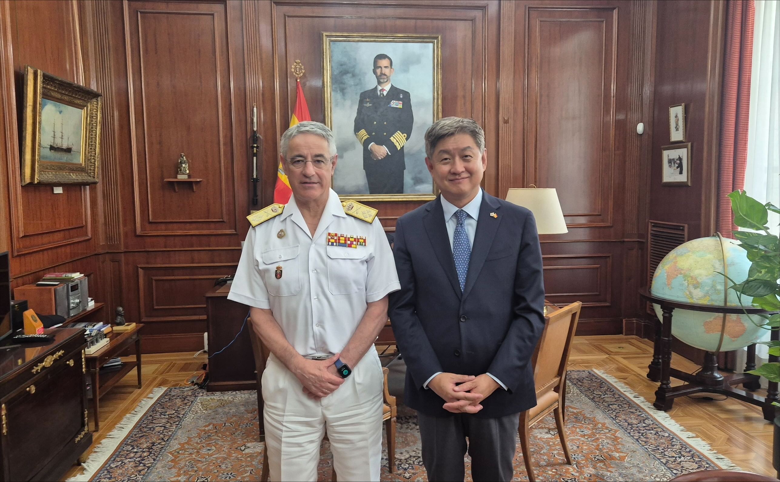 El Embajador Lim Soosuk se reunió con el Almirante Jefe de Estado Mayor de la Armada de España