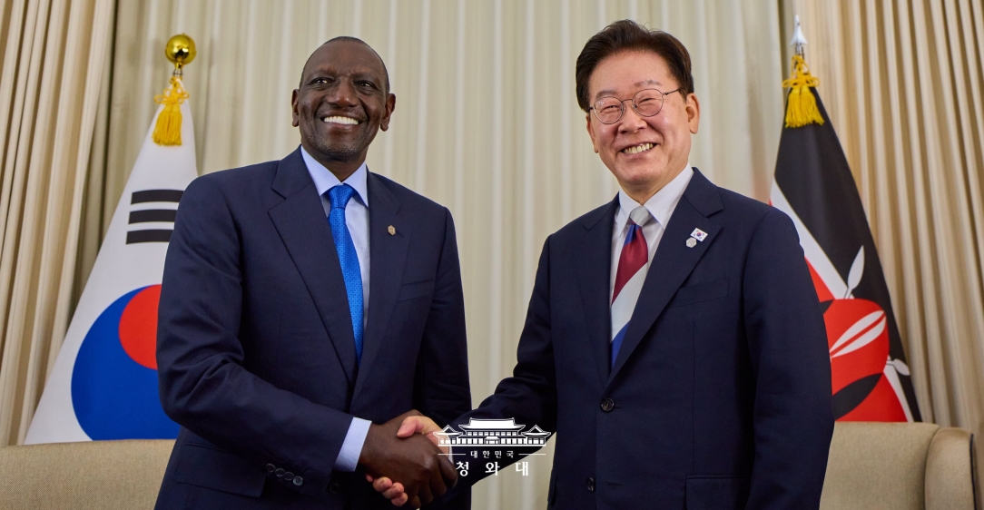 G7 정상회의 계기 한·케냐 정상회담                                          