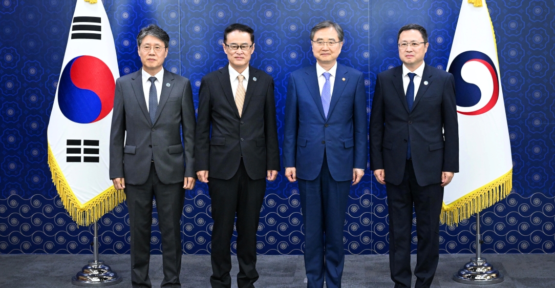 조현 장관, 3국협력사무국(TCS) 신임 사무총장단 만나 한중일 협력 위한 역할 당부