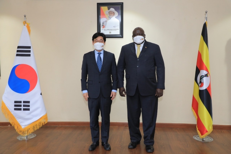 Vice Minister Choi Jongmoon Visits Uganda