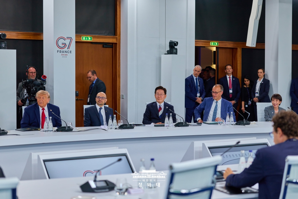 이재명 대통령, 에비앙 G7 정상회의 업무오찬 참석