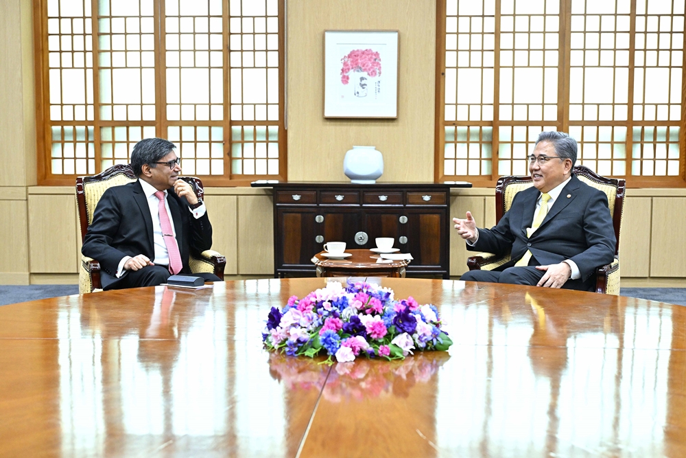 Minister of Foreign Affairs Meets with Deputy National Security Advisor of India