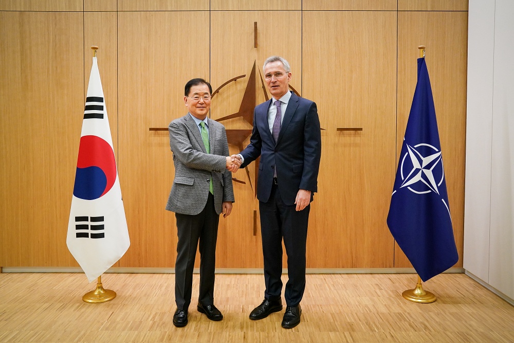 정의용 외교장관, 북대서양조약기구(NATO) 사무총장 면담(4.7) 