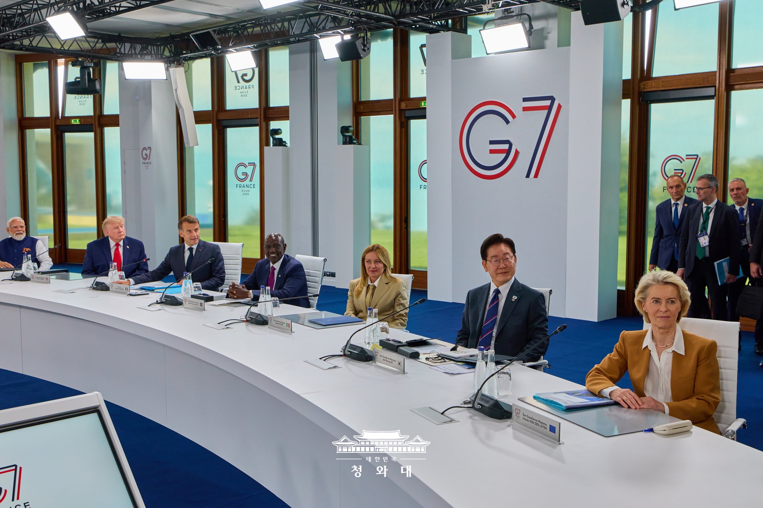 이재명 대통령, 에비앙 G7 정상회의 세션1 참석