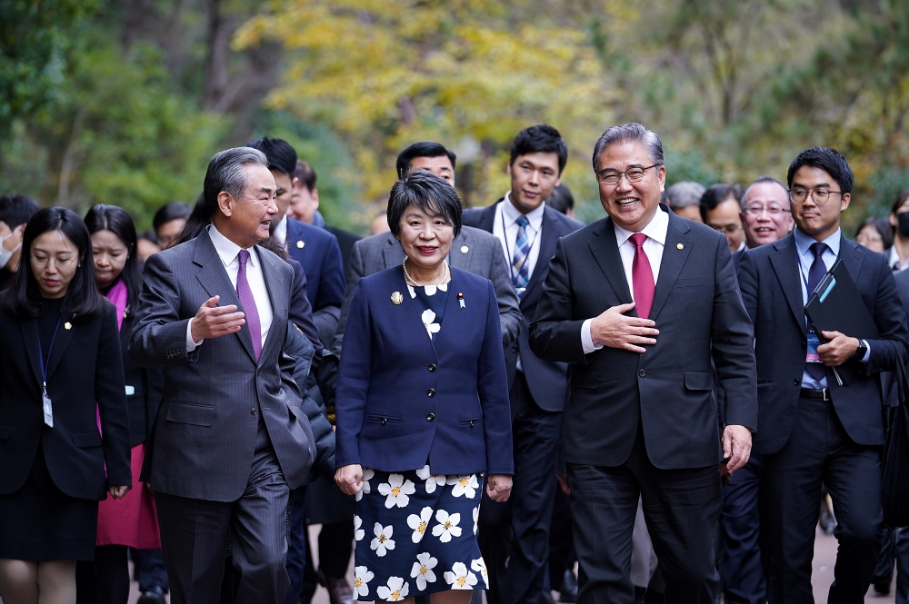 박진 장관, 한일중 외교장관 오찬 개최