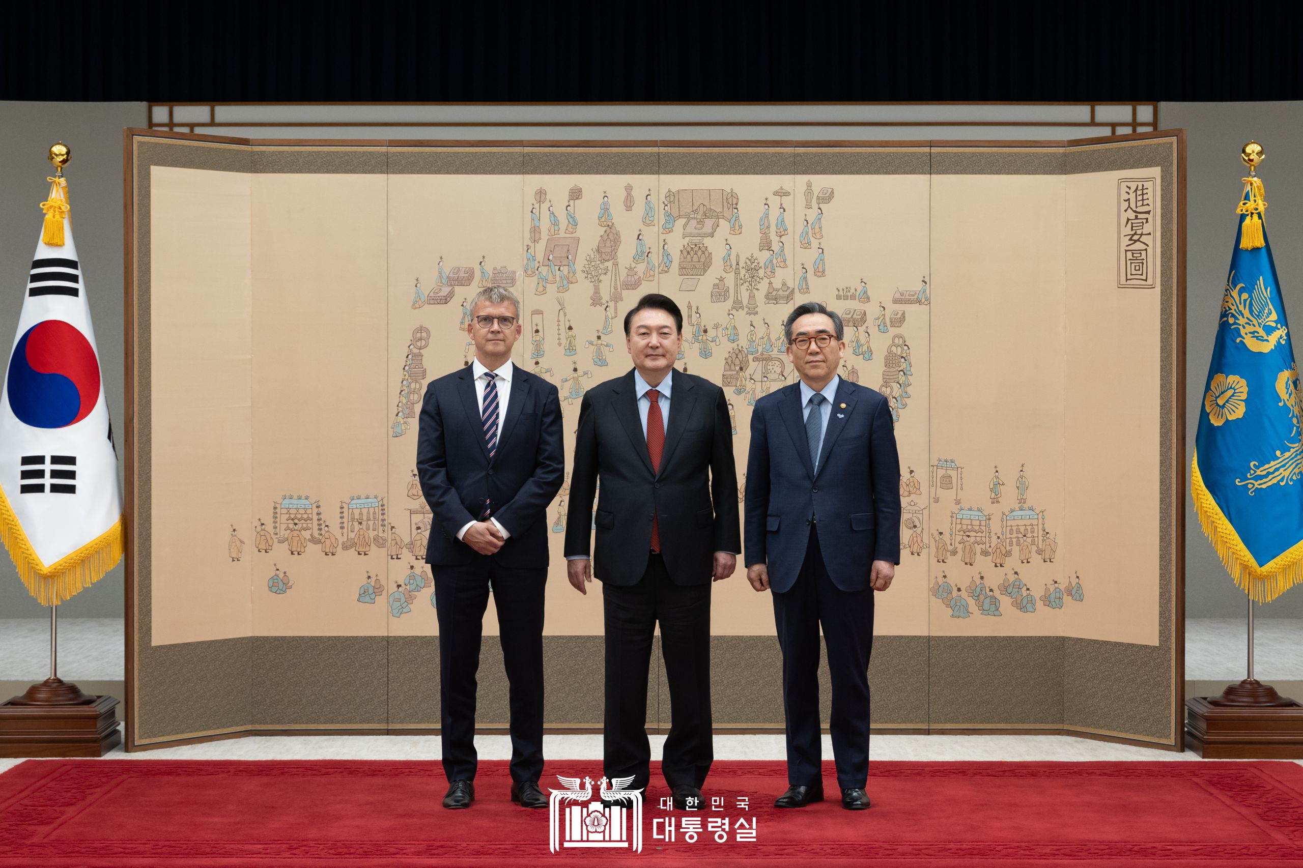 주한 비상주대사 신임장 제정(5.21.)