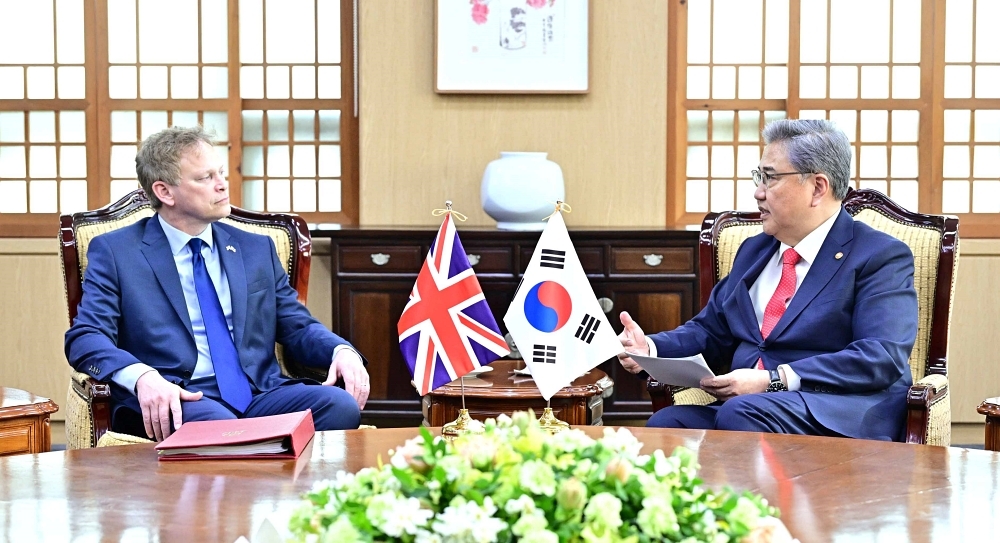 Foreign Minister Park Jin Meets with UK Secretary of State for Energy Security and Net Zero Grant Shapps - Consultation on energy security, net zero and nuclear power plant cooperation between the ROK and the UK -