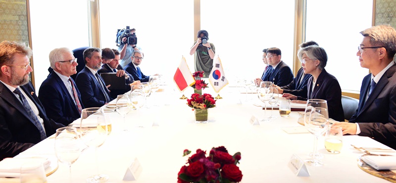 ROK-Poland Foreign Ministers’ Meeting Takes Place 