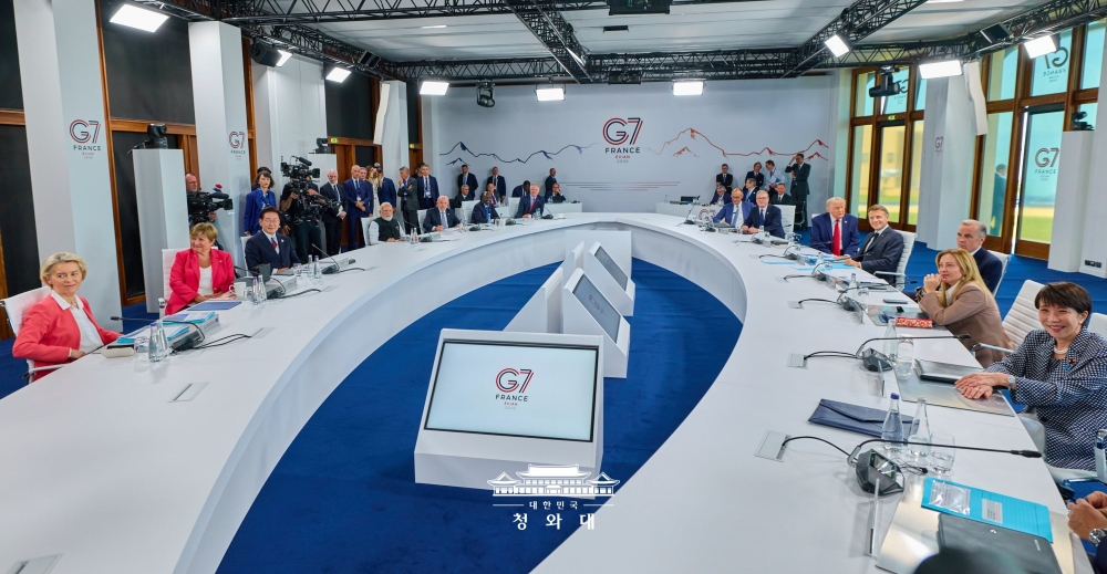 이재명 대통령, 에비앙 G7 정상회의 세션 2 참석
