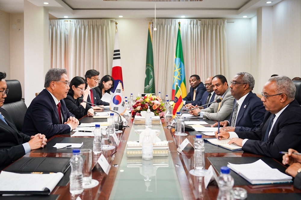 Minister of Foreign Affairs Park Jin Meets with his Ethiopian Counterpart