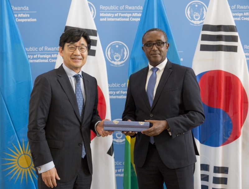 Vice Minister of Foreign Affairs Choi Jongmoon Visits Rwanda
