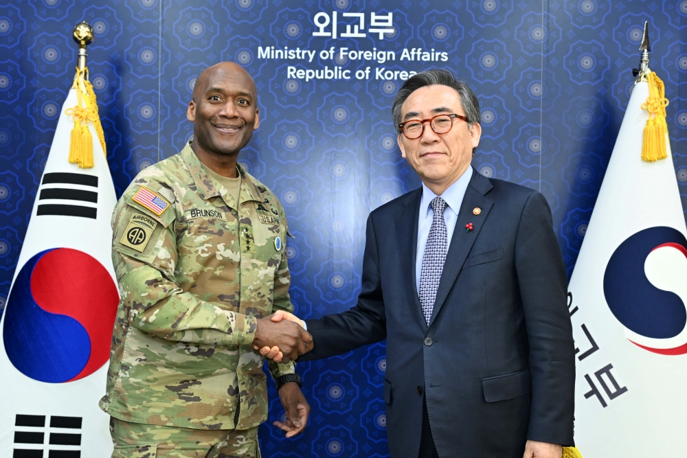 조태열 장관, 신임 주한미군사령관 접견
