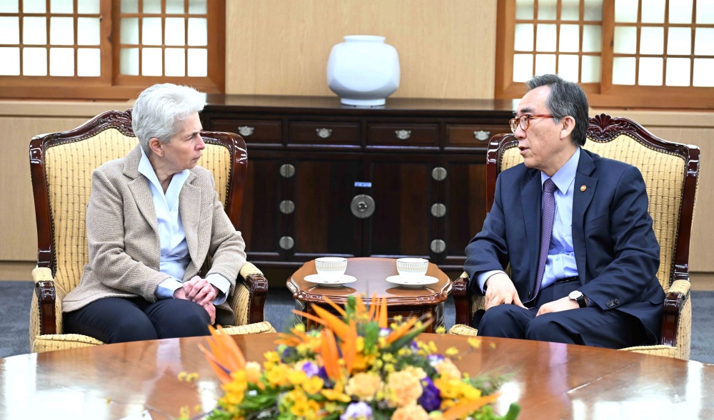 Minister of Foreign Affairs Cho Tae-yul Meets with Dr. Marie-Agnes Strack-Zimmermann, Chair of Defence Committee of German Bundestag