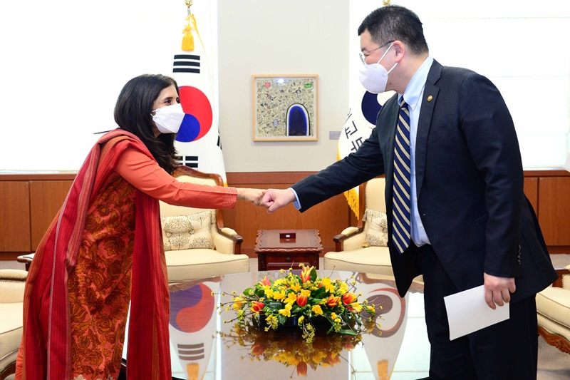 Vice Minister of Foreign Affairs Choi Jong Kun Meets with Ambassador of Pakistan to Korea