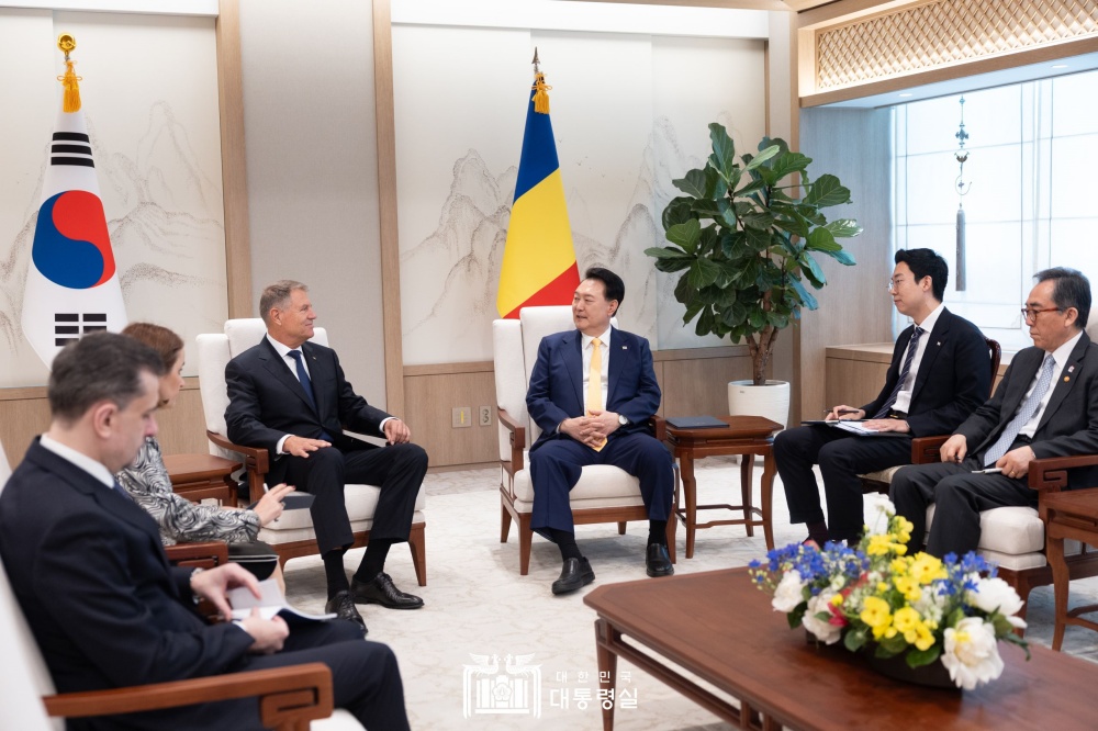 윤석열 대통령, 루마니아 대통령 공식 방한 계기 정상회담 개최
