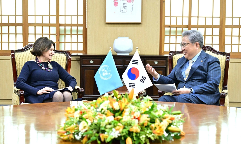 Foreign Minister Meets with UN Under-Secretary-General for Political and Peacebuilding Affairs