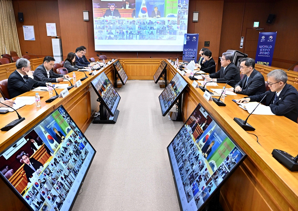 박진 장관, 아시아태평양 및 미주지역 40개 공관장 화상회의 개최